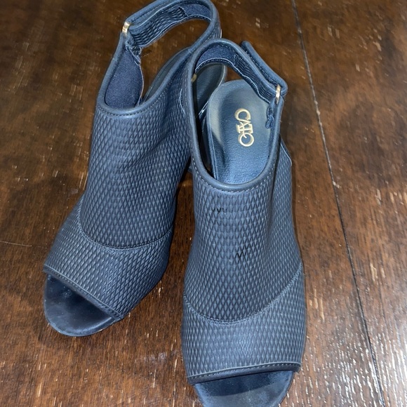 Women’s 8.5 Black 4 inch open toe heels. Great used condition. - Picture 3 of 11